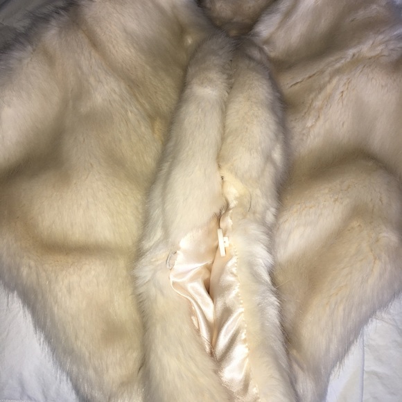 Faux Fur Stole - Picture 5 of 6